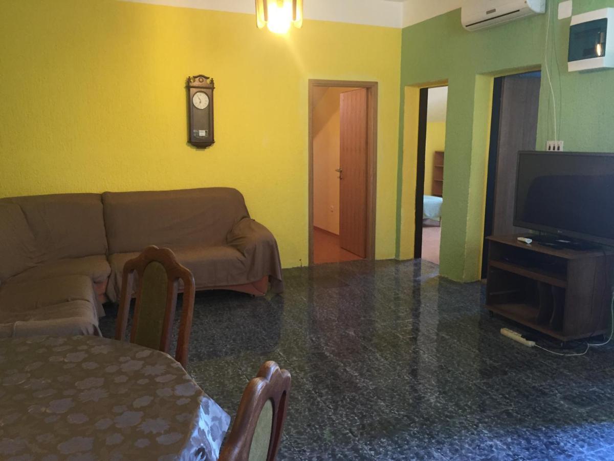 Apartment Lela Mali Lošinj Exteriör bild
